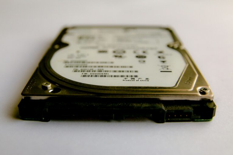 SSD czy HDD – jakie są różnice i który dysk warto wybrać?