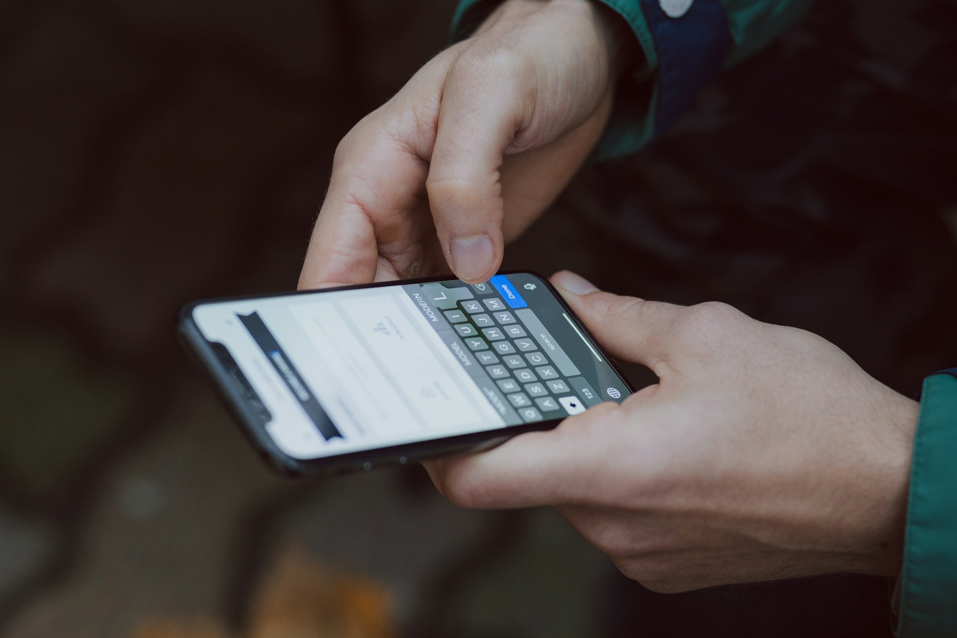 Fałszywe SMS-y o opłacie celnej za paczkę. Poczta Polska ostrzega przed nową falą